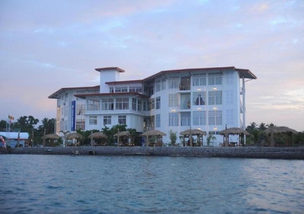 Hotel East Lagoon Batticaloa Exteriör bild