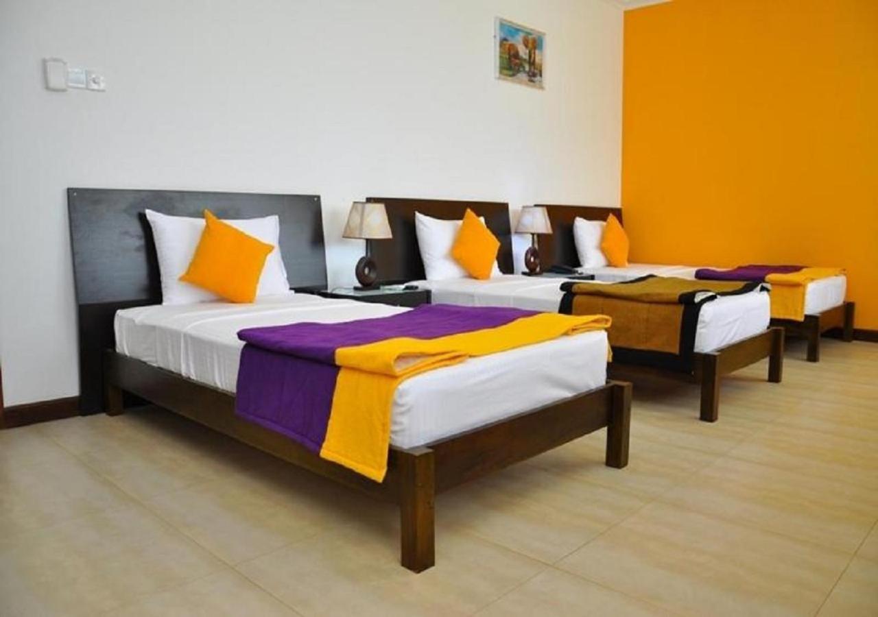 Hotel East Lagoon Batticaloa Exteriör bild