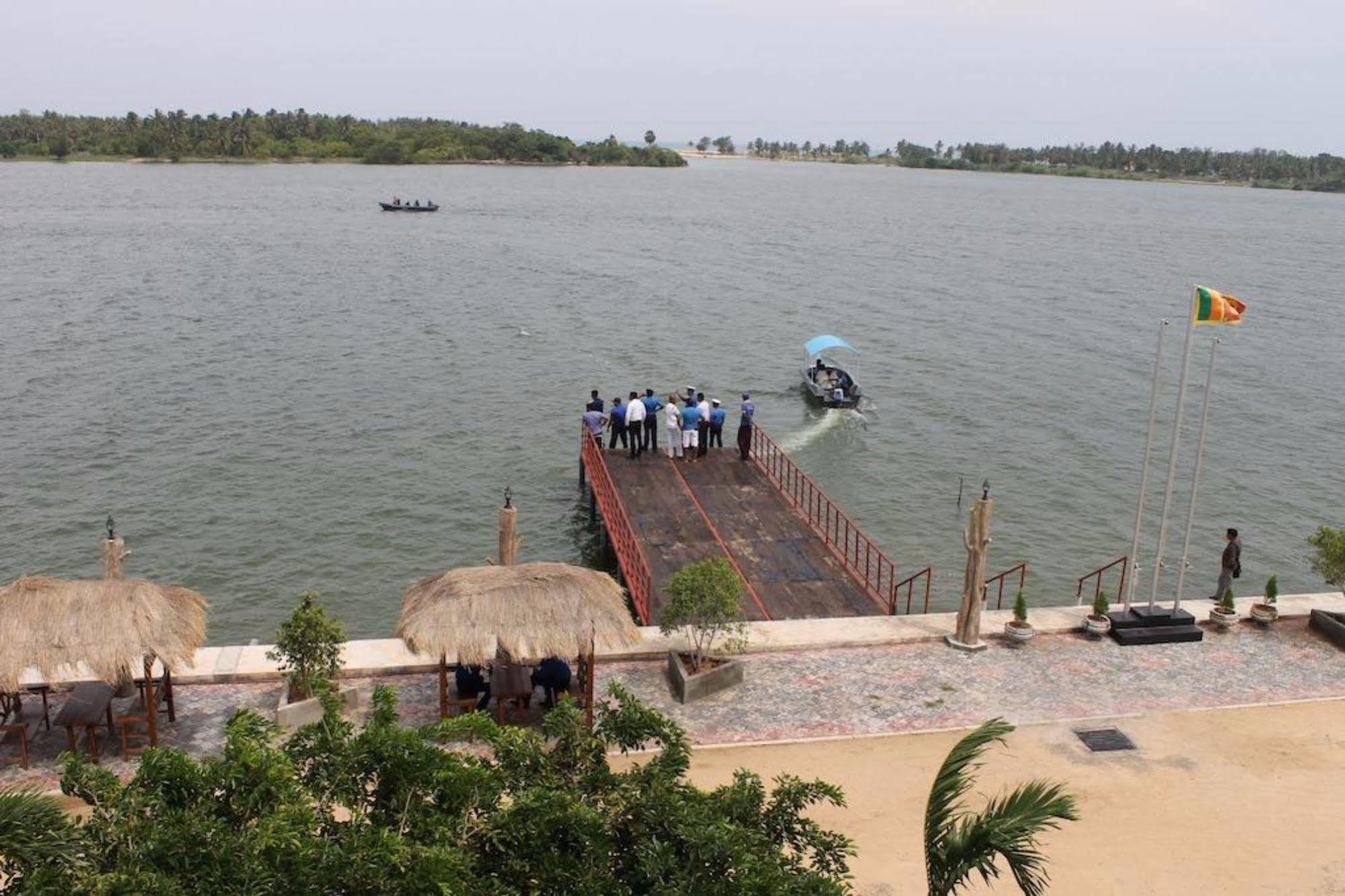 Hotel East Lagoon Batticaloa Exteriör bild
